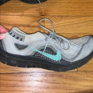 Nike Free Flynknit Gray Sneakers
